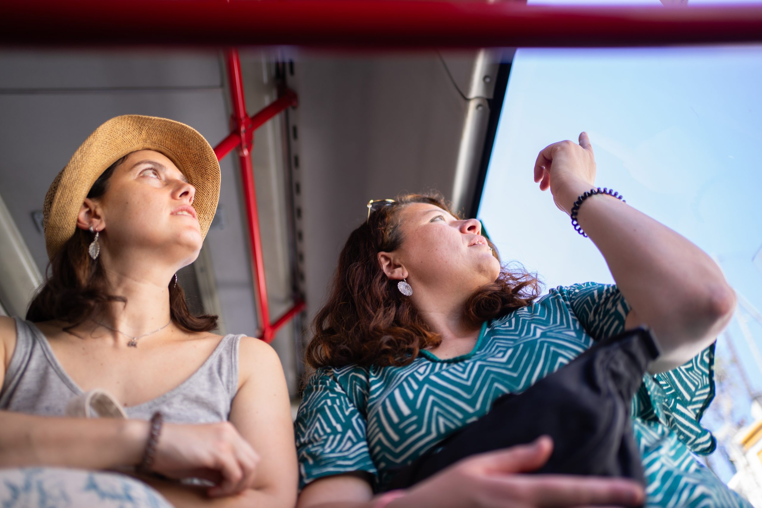 Excursões rodoviárias com conforto e segurança!